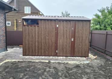 Хозблок с окном в с. Дядьково, Дядьковское с.п, Рязанская обл. Хозблок с окном в с. Дядьково, Дядьковское с.п, Рязанская обл.