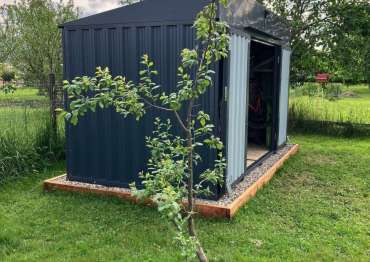 Яркий хозблок в дер. Марьино, Солнечногорский р-н, МО Яркий хозблок в дер. Марьино, Солнечногорский р-н, МО