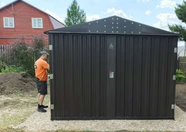 Хозблок с двускатной крышей в дер. Нижняя Пурловка, г. о. Серебряные пруды, МО Хозблок с двускатной крышей в дер. Нижняя Пурловка, г. о. Серебряные пруды, МО