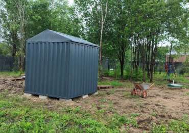 Хозблок с двускатной крышей в дер. Устиново, Истринский р-н, МО Хозблок с двускатной крышей в дер. Устиново, Истринский р-н, МО