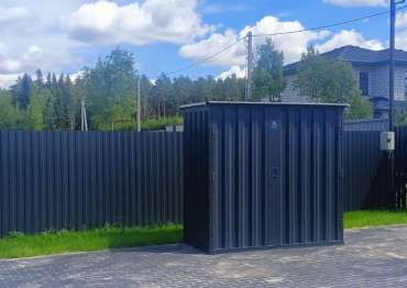 Миниатюрный хозблок с плоской крышей в дер. Полежайки, Солнечногорский р-н, МО Миниатюрный хозблок с плоской крышей в дер. Полежайки, Солнечногорский р-н, МО