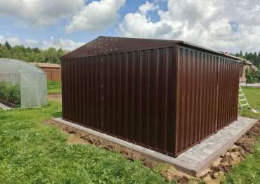 Яркий хозблок в дер. Скрипорово, Малоярославецкий р-н, Калужская обл. Яркий хозблок в дер. Скрипорово, Малоярославецкий р-н, Калужская обл.