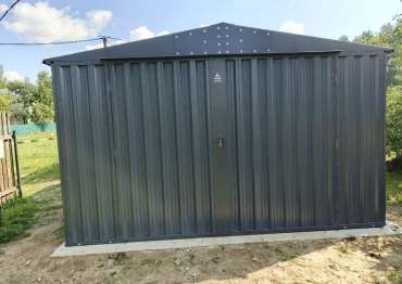 Просторный автомобильный гараж в дер. Пекуново, Кирмский м.о, Тверская обл.