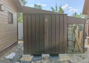 Хозблок с односкатной крышей в дер. Кромино, Наро-Фоминский р-н, МО Хозблок с односкатной крышей в дер. Кромино, Наро-Фоминский р-н, МО