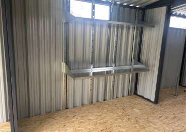 Гараж с окном в дер. Каверино, Боровский мун.окр, Калужская обл.