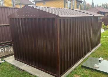 Хозблок в шоколадном цвете в дер. Холмы, г.о. Истра, МО