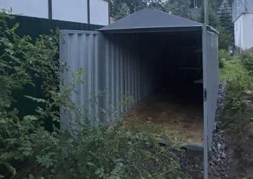 Металлический хозблок SKOGGGY с распашными воротами
