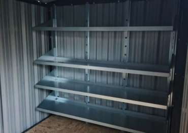 Хозблок СКОГГИ с полками и односкатной крышей