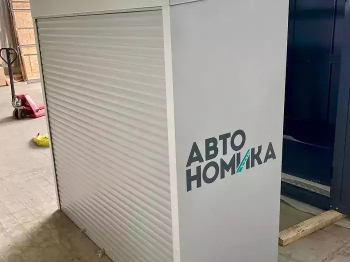 Шкаф с логотипом для уборочного оборудования в г. Москва
