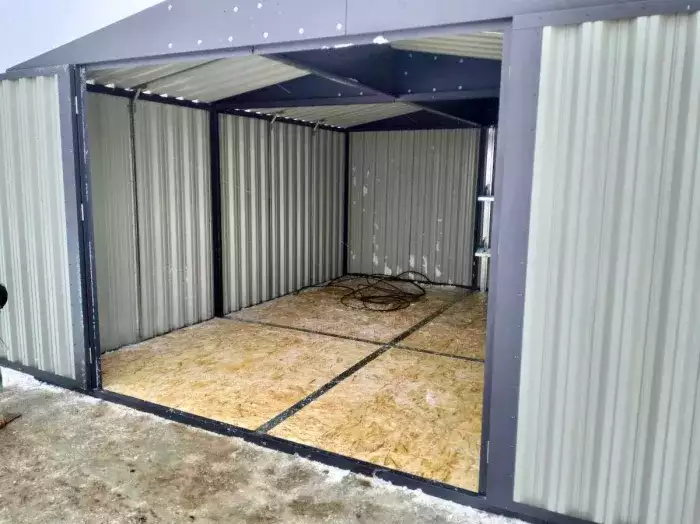 Гараж-мастерская в блестящем цинковом цвете в деревню Березняки, город ...