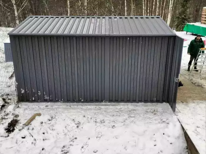 Два 6-метровых контейнера для хранения детского транспорта в центр ...