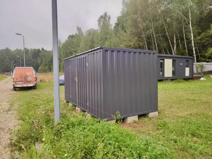 Хозблок для хранения личных вещей в шоколадном цвете в деревню ...