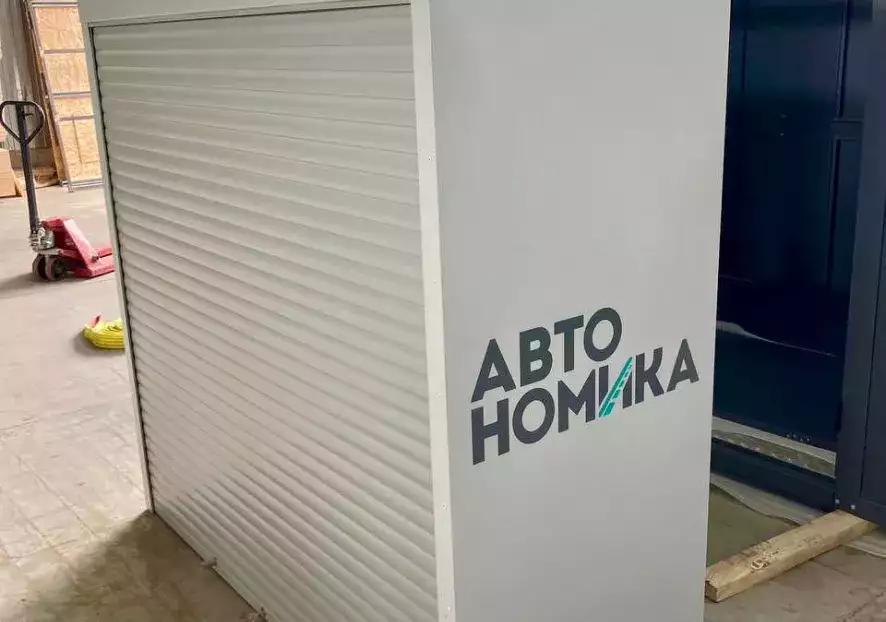 Шкаф с логотипом для уборочного оборудования в г. Москва