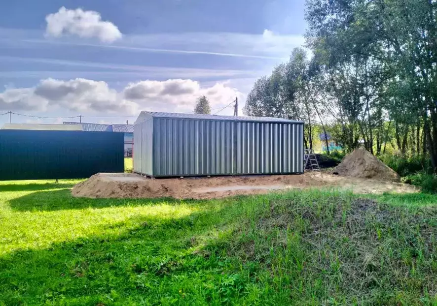 Вместительный контейнер в цинковом цвете в дер. Смыково, Судогодский р-н, Владимирская область