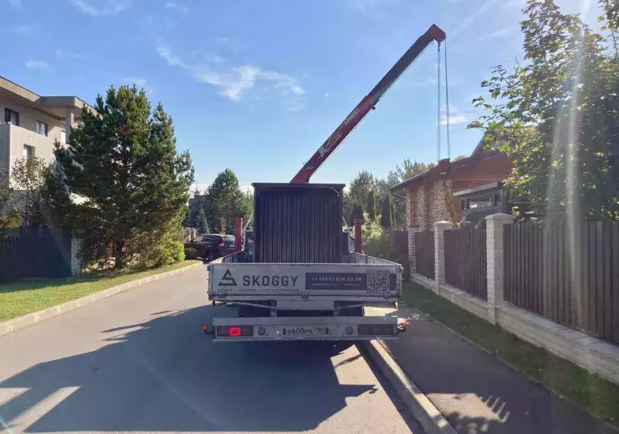 Доставка люксового хозблока и дровницы на участок в д.Румянцево, Мытищинский р-н, МО