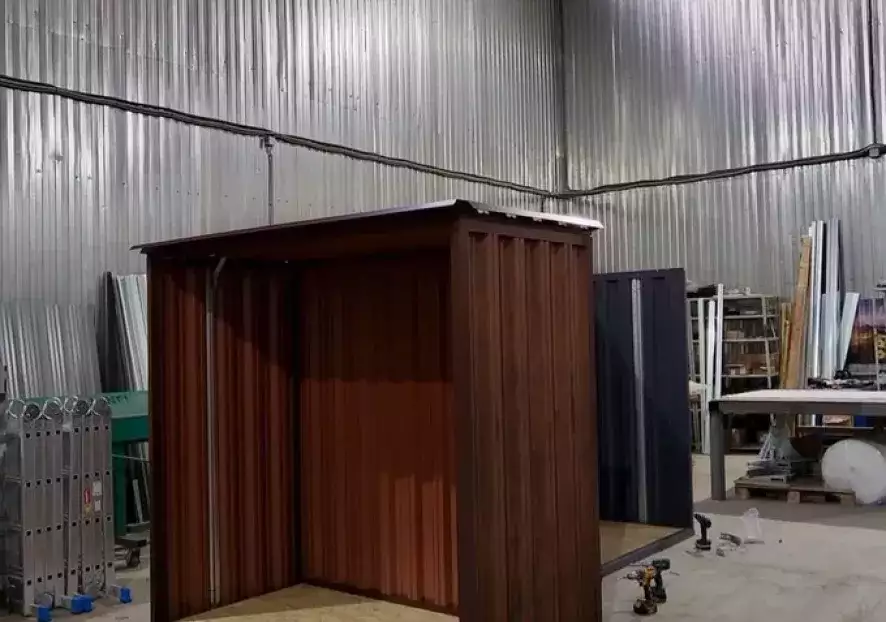 Стильная дровница в расцветке "Наив Марун" в дер. Погребищи, Судогодский р-н, Владимирская область