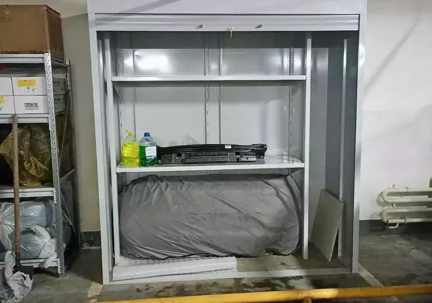 Современный шкаф в паркинг для хранения вещей в г. Москва