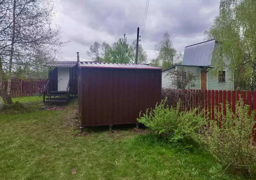 Современный гараж для хранения садового инвентаря в двойной расцветке в дер. Девяткино, Ступинский р-н, МО