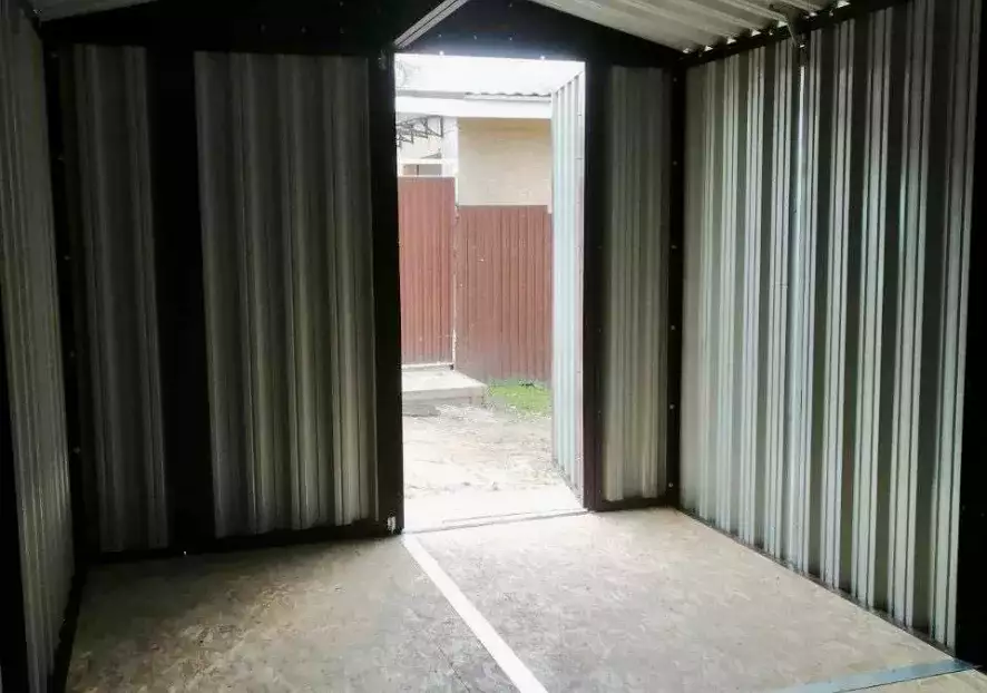 Современный гараж для снегохода в шоколадном цвете в дер. Протасово, Ступинский р-н, МО