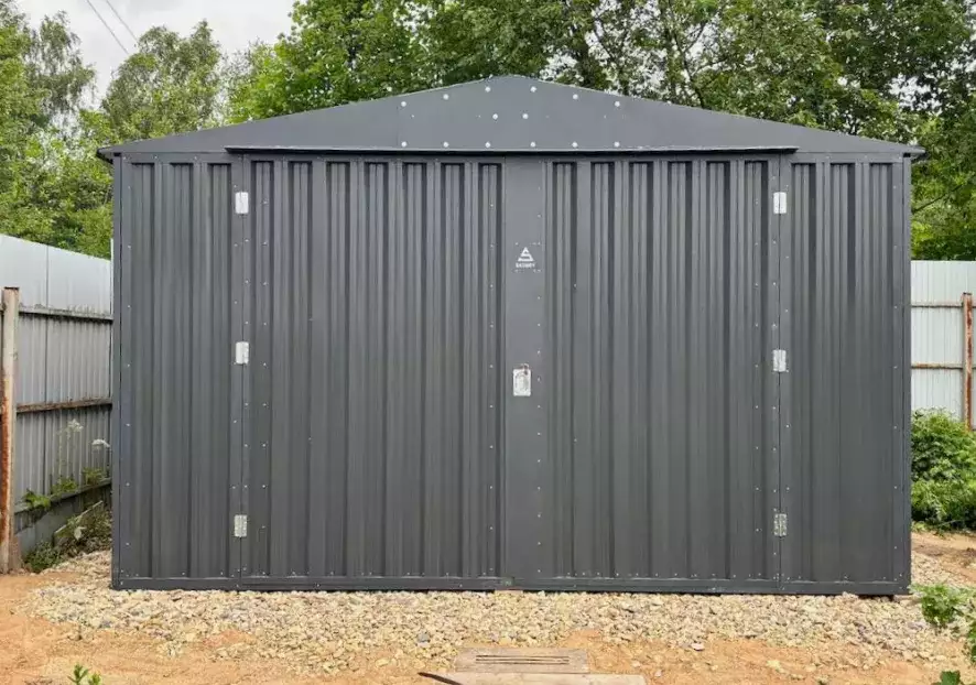 Хозблок с двускатной крышей в дер. Троице-Сельцо, Мытищинский р-н, МО