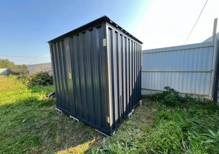 Современный хозблок с плоской крышей для инвентаря в дер. Дулепово, г. Солнечногорск, МО