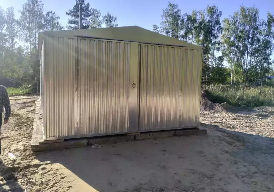 Большой автомобильный гараж с распашными воротами в цинковом цвете в дер. Краснораменье, Камешковский р-н, Владимирская обл.