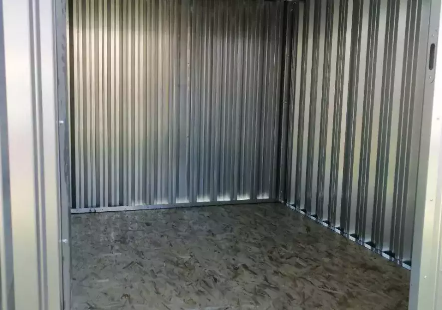 Вместительный хозблок на участок с плоской крышей для вещей в цинковом цвете в СНТ Лесные Дали, Троицкий адм.округ, г. Москва