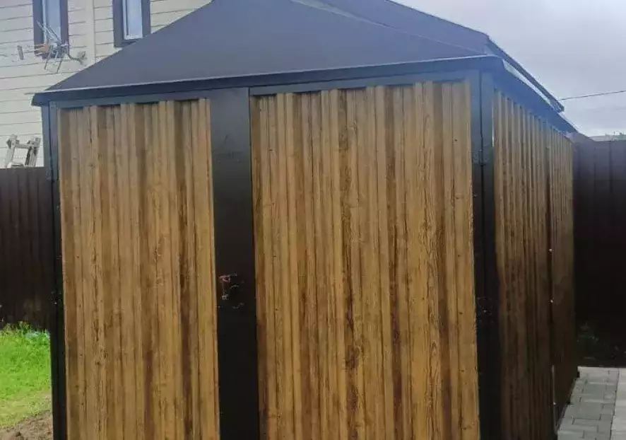 Гараж с двускатной крышей в дер. Скурыгино, м.о. Чехов, МО