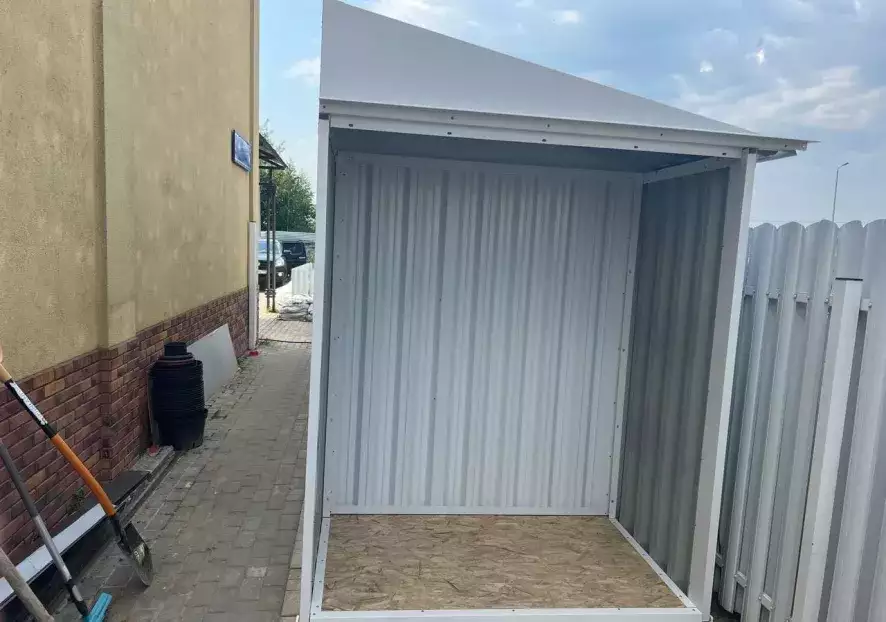 Хозблок совместно с дровницей в дер. Настасьино, г. Москва