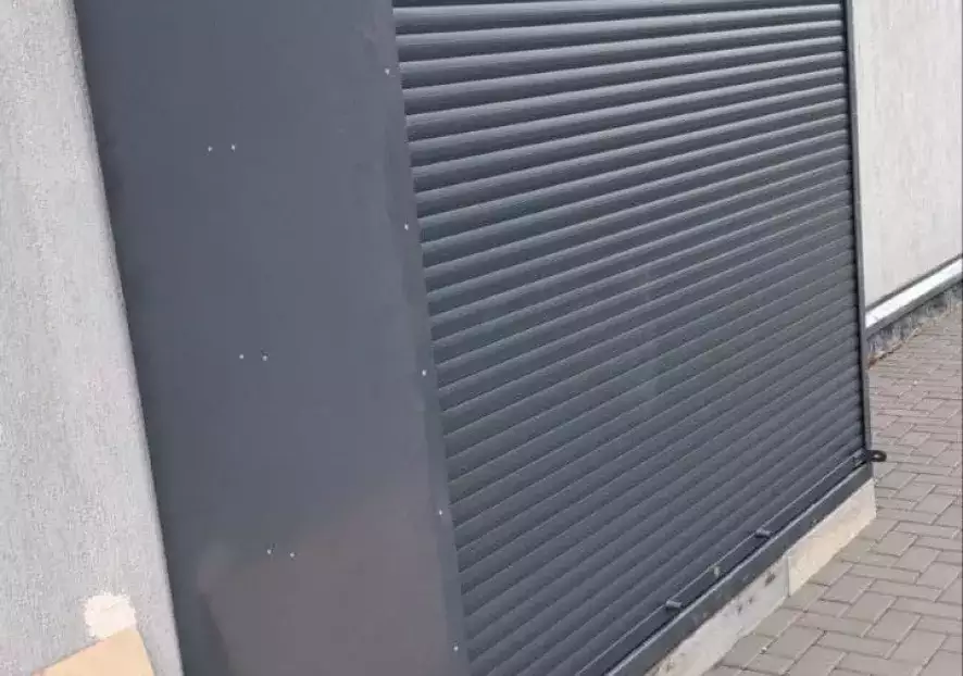 Шкаф для хозяйственных принадлежностей в графитовом цвете в дач.массив Мошковский залив, Конаковский р-н, Тверская обл.