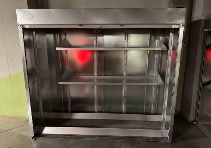 Два роллетных шкафа для колес в г. Москва