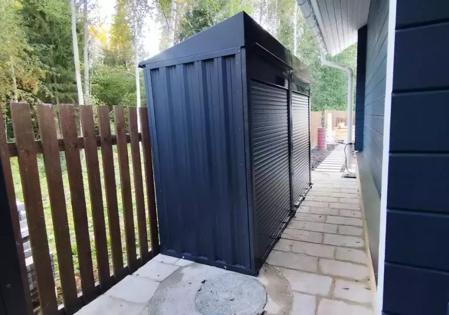 Три дровницы для хозяйственных вещей в дер. Лизуново, Александровский мун. окр, Владимирская обл.