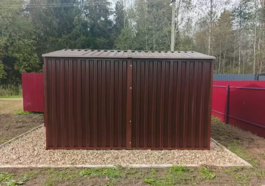 Хозблок для садовой техники и инвентаря в шоколадном цвете в дер. Аймусово, Талдомский г.о, МО