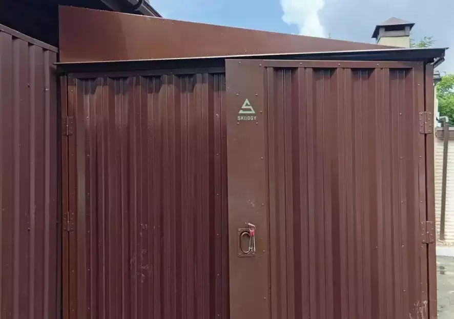 Просторный хозблок SKOGGY в коричневом цвете