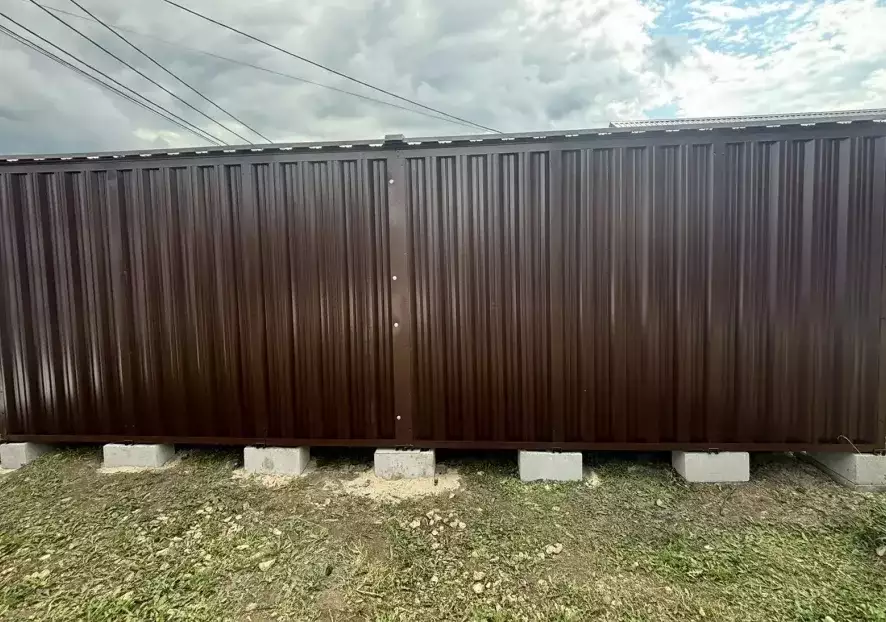 Просторный хозблок SKOGGY с плоской крышей