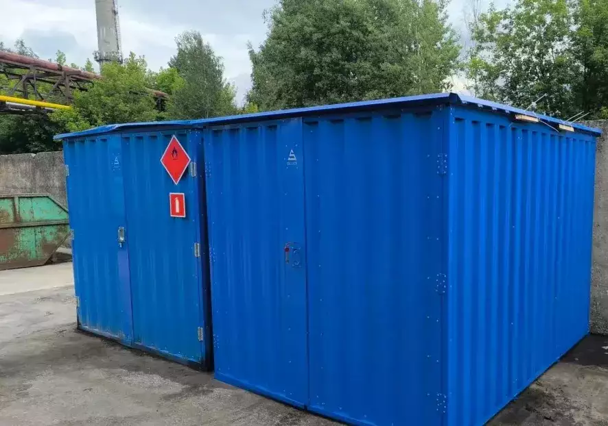 Вместительный хозблок СКОГГИ с плоской крышей