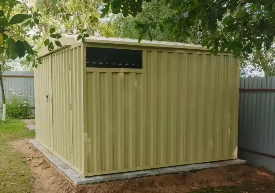 Просторный хозблок SKOGGY c двускатной крышей