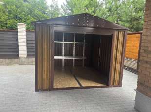 Гараж для квадроцикла в комбинированной расцветке в дер. Поляны, Троицкий адм.окр, г. Москва