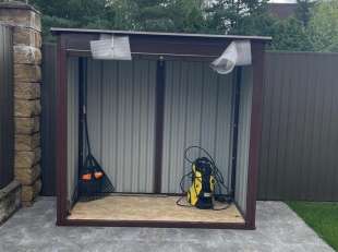 Мини-хозблок для садового инвентаря в шоколадном цвете в пос. Горки-2, Одинцовский г.о, МО