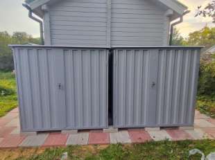 Две дровницы для хранения дров в сигнальном сером цвете в дер. Рождествено, Наро-Фоминский р-н, МО