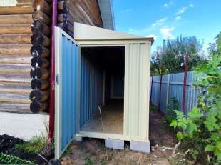 Хозблок для садовой техники и инвентаря в цвете "слоновая кость" в пос. Плеханово, г. Тула