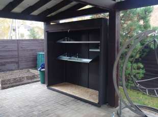 Роллетный шкаф для хранения вещей в серо-коричневом цвете в пос. Пестово, г.о. Мытищи, МО