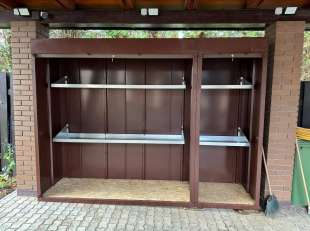 Роллетный шкаф для садового инвентаря в шоколадном цвете в с. Клёново, Троицкий адм.окр, г. Москва