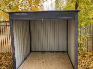 Хозблок для спортивного инвентаря и игрушек в графитовом цвете на территорию частной школы в г. Москва