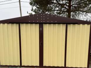 Хозблок для техники в комбинированной расцветке в СНТ Восход, г.о. Дубна, МО