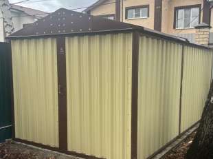 Хозблок для садового инвентаря и шин в комбинированной расцветке в дер. Фенино, г.о. Балашиха, МО