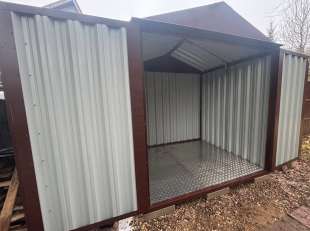 Хозблок для хранения топлива в шоколадном цвете в СНТ Связист, Волоколамский р-н, МО