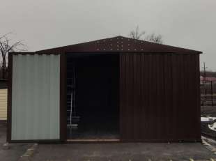 Гараж для хранения мототехники в шоколадном цвете в г. Свердловск, Луганская обл.