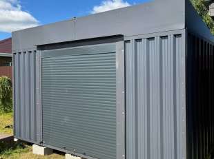 Функциональный хозблок 4×2,16 м в цвете графит (RAL 7024) с рольставней в Тверскую область